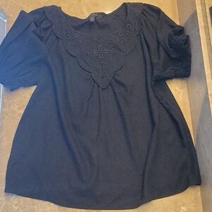 Ann Taylor Black Linen & Lace Puffed-Sleeved Blouse with Embroidered Neckline, M